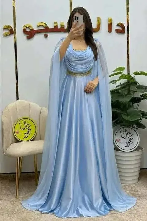 Robe de soirée avec cape
