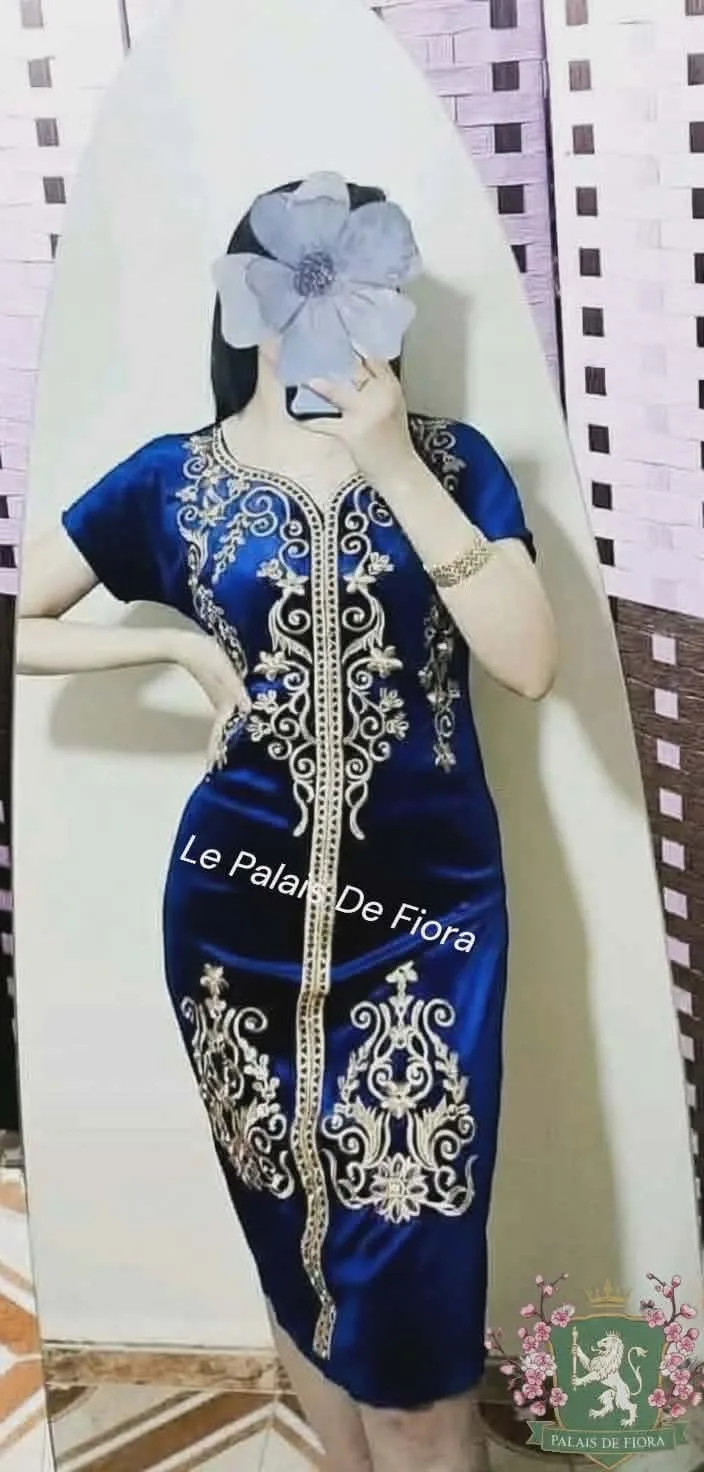 Gandoura courte en velours brodée